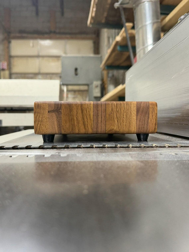 End Grain Oak & Walnut Cutting Board - Windsor Workshop